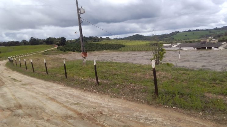 VENDO SITIO DE CAFE ENTRE LAVRAS E PERDÕES 021