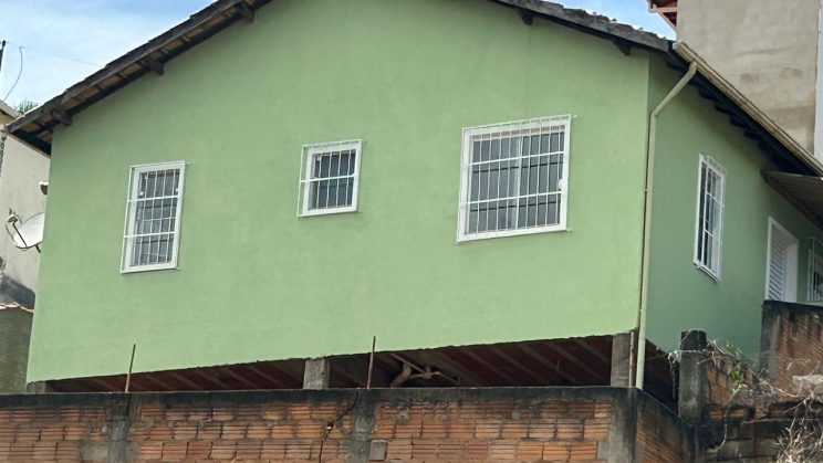 Vendo Casa 02 Dormitórios- Monte Belo-São Lourenço-MG f 01 (29)