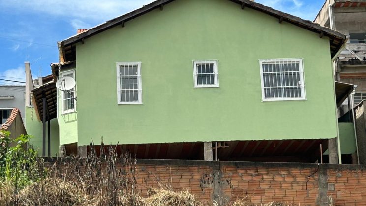 Vendo Casa 02 Dormitórios- Monte Belo-São Lourenço-MG f 01 (30)
