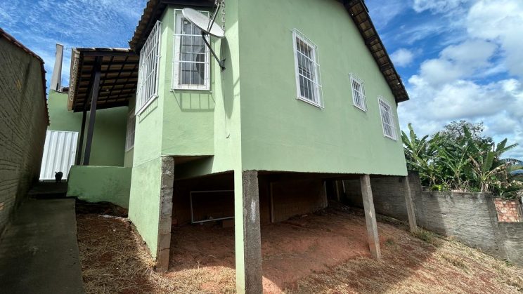 Vendo Casa 02 Dormitórios- Monte Belo-São Lourenço-MG f 01 (37)