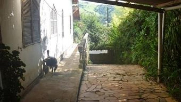 Vendo Casa 04 Dormitórios-Monte Verde- São Lourenço-MG foto 01 (11)