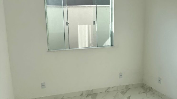 Vendo Casa 2 Quartos Jardim das Oliveiras- São Lourenço-MG (31)