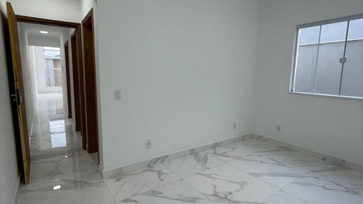 Vendo Casa 2 Quartos Jardim das Oliveiras- São Lourenço-MG (36)