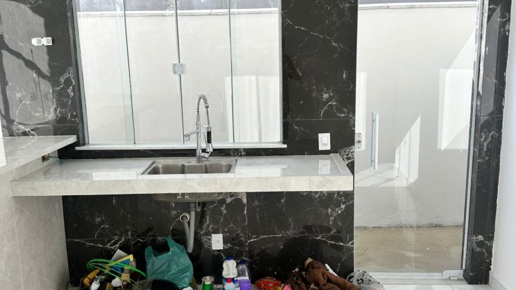 Vendo Casa 2 Quartos Jardim das Oliveiras- São Lourenço-MG (38)