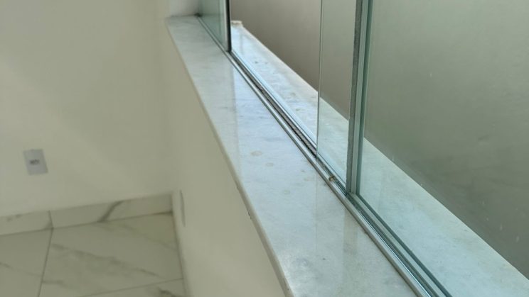 Vendo Casa 2 Quartos Jardim das Oliveiras- São Lourenço-MG (49)