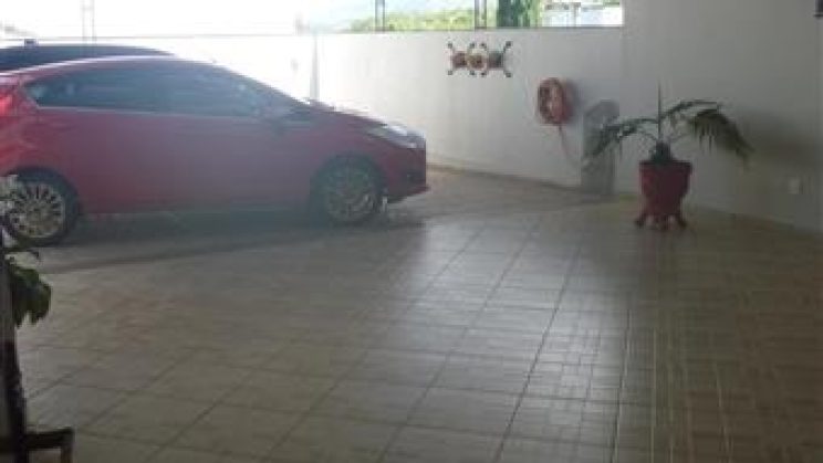 Vendo Casa 3 Suites-8 Garagens- São Lourenço-MG (31)