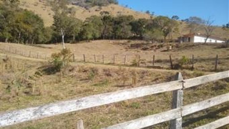 Vendo Sitio e Casa 03 Dormitórios-Zona Rural- Soledade de Minas-MG f01 (38)