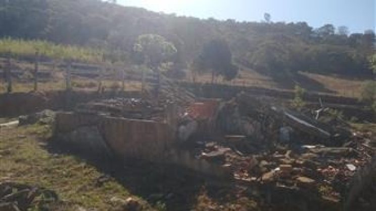 Vendo Sitio e Casa 03 Dormitórios-Zona Rural- Soledade de Minas-MG f01 (40)