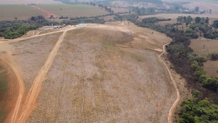 vendo fazenda de 139 hectares Araxá-Mg 08